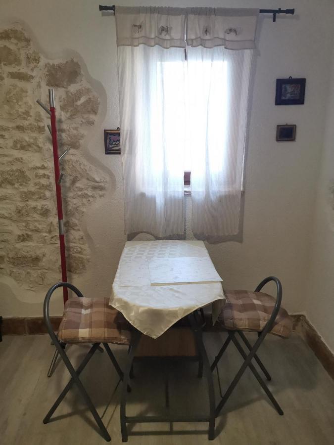 Apartment Giulio - 10Mt To The Beach 罗维尼 外观 照片