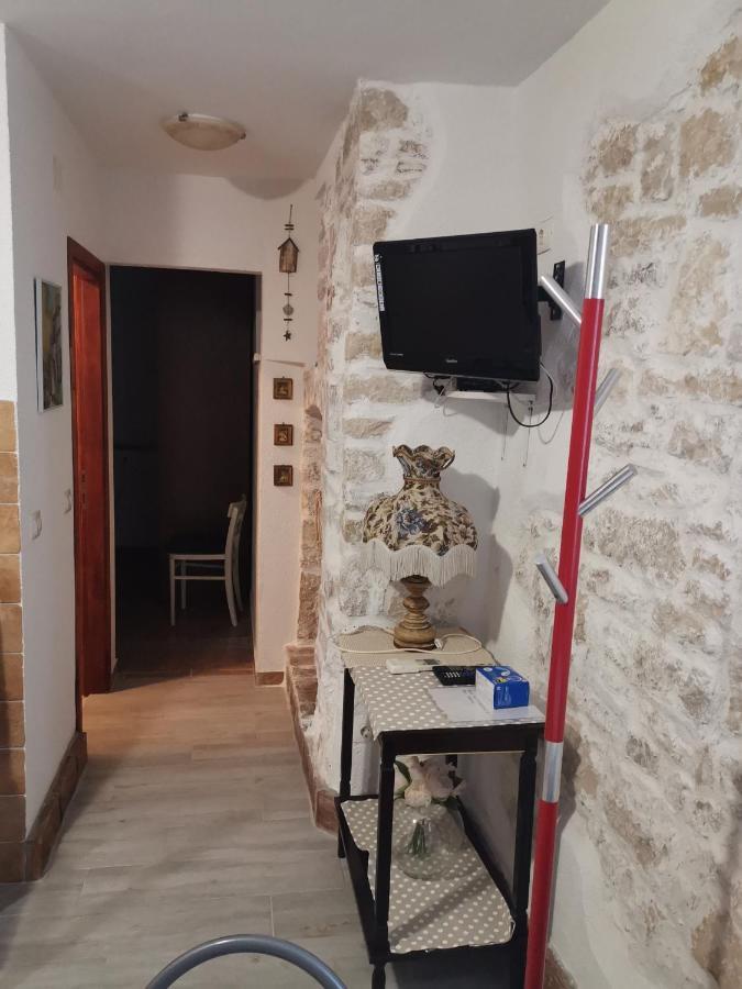 Apartment Giulio - 10Mt To The Beach 罗维尼 外观 照片